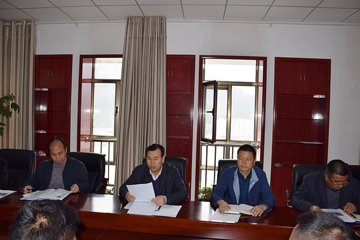 市龍江公司召開全體員工大會，專題傳達學(xué)習(xí)上級會議精神