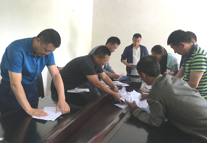 市龍江城鄉(xiāng)發(fā)展集團(tuán)深入幫扶村開(kāi)展突出問(wèn)題排查整改落實(shí)工作