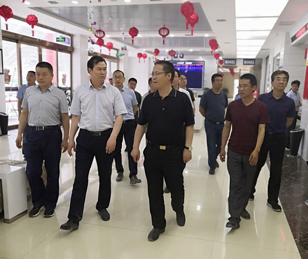 隴南市委常委、組織部部長楊郃調(diào)研指導(dǎo)市龍江城鄉(xiāng)發(fā)展集團(tuán)公司黨建工作