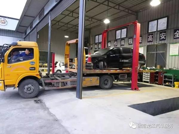 金錘鈑金，銀槍噴漆！龍江汽修值得信賴！